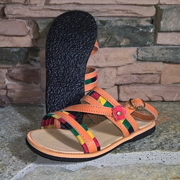 Nicaragua Artisan Little Girls' Ankle Strap Leather Sandals - Picture 2 of 4